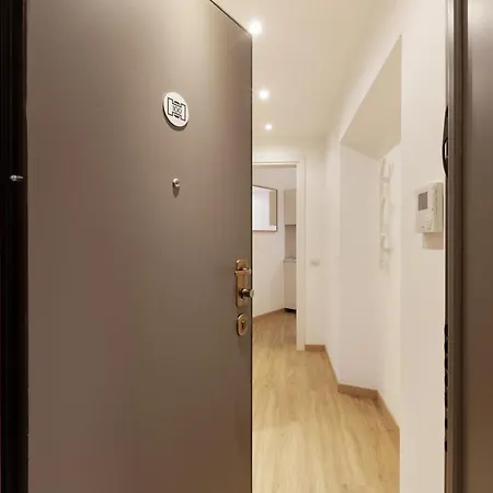 Guesthost - Top Accommodations In The Heart Of Milano!-3